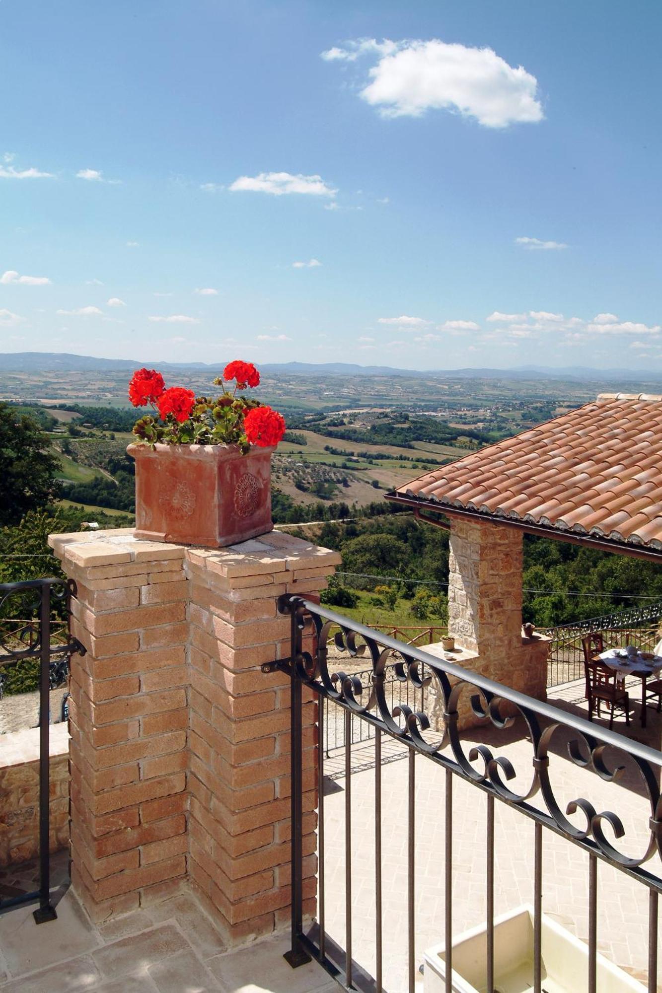 San Giovanni Al Monte Collazzone ภายนอก รูปภาพ